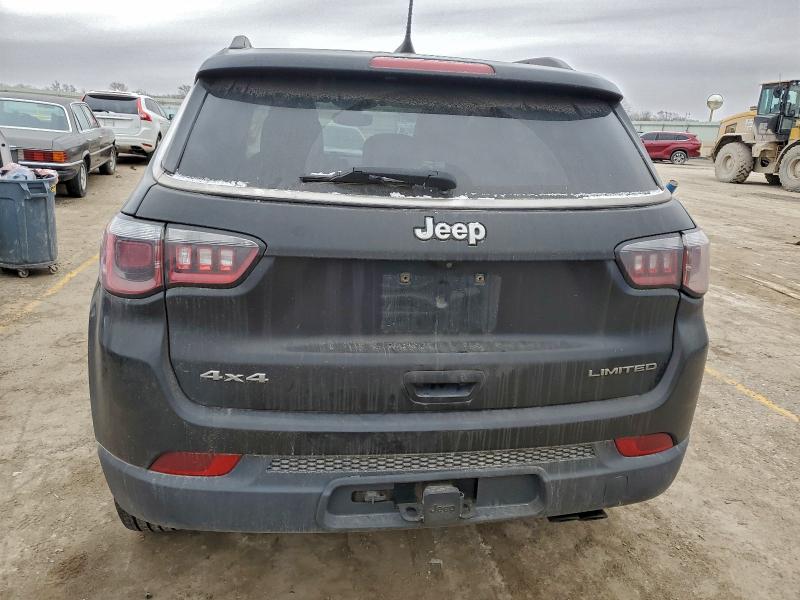 92947385 :رقم المزاد ، 3C4NJDCB0JT252732 vin ، 2018 Jeep Compass مزاد بيع
