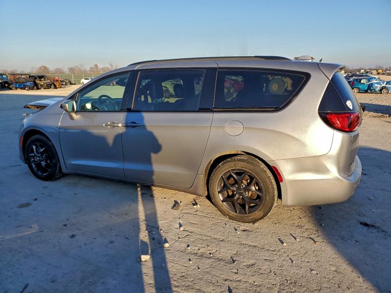 95562325 :رقم المزاد ، 2C4RC1BG0JR228036 vin ، 2018 Chrysler Pacifica مزاد بيع