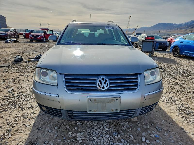 95780055 :رقم المزاد ، WVWYU63B15E106877 vin ، 2005 Volkswagen Passat مزاد بيع