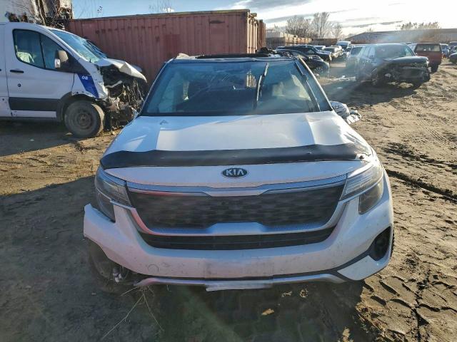2021 Kia Seltos მანქანა იყიდება აუქციონზე, vin: KNDEUCAA6M7068741, აუქციონის ნომერი: 92192105