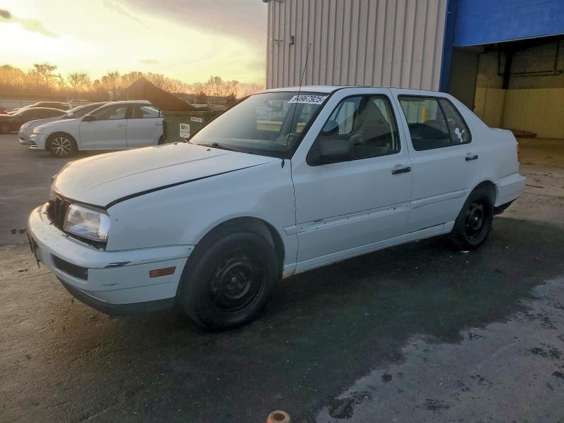 1998 Volkswagen Jetta Gl მანქანა იყიდება აუქციონზე, vin: 3VWRA81H6WM107693, აუქციონის ნომერი: 94967925