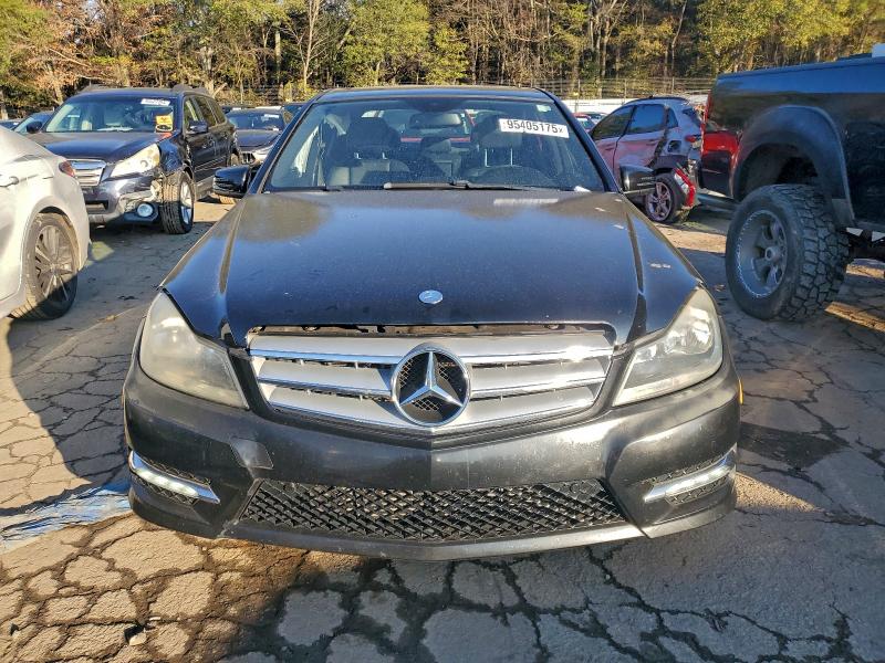 2014 Mercedes-benz C მანქანა იყიდება აუქციონზე, vin: WDDGF4HB1EG254136, აუქციონის ნომერი: 95405175