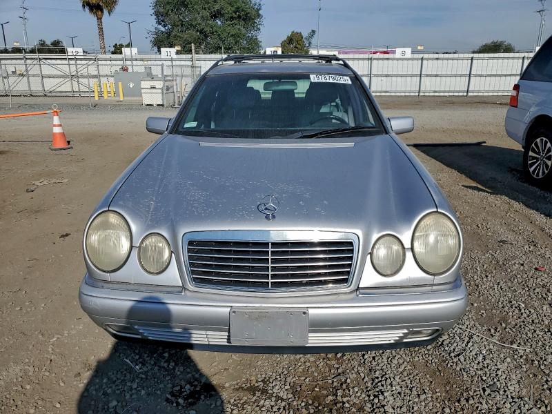 97879025 :رقم المزاد ، WDBJH65F4WA528431 vin ، 1998 Mercedes-benz E مزاد بيع