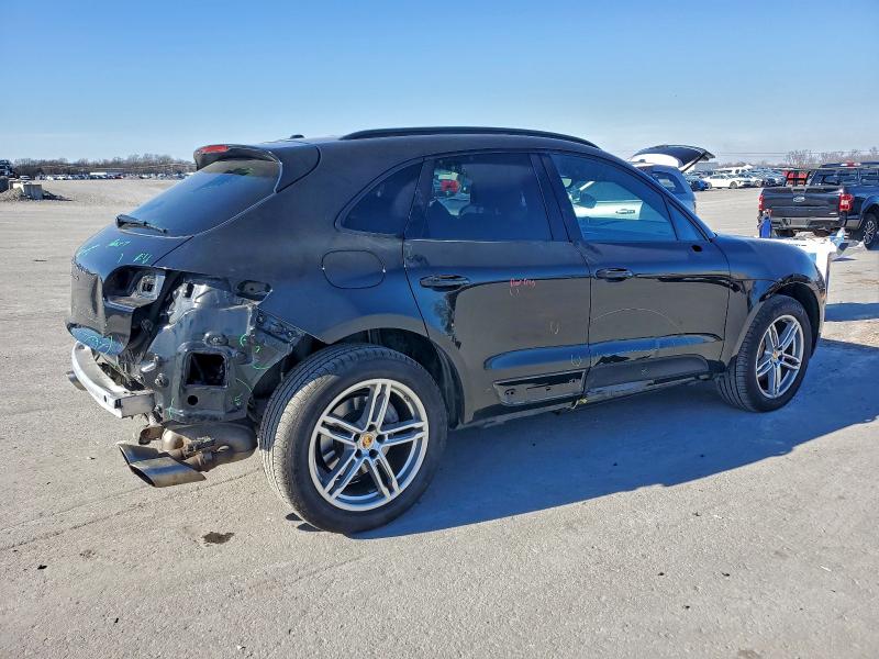 99104295 :رقم المزاد ، WP1AB2A55HLB10068 vin ، 2017 Porsche Macan مزاد بيع