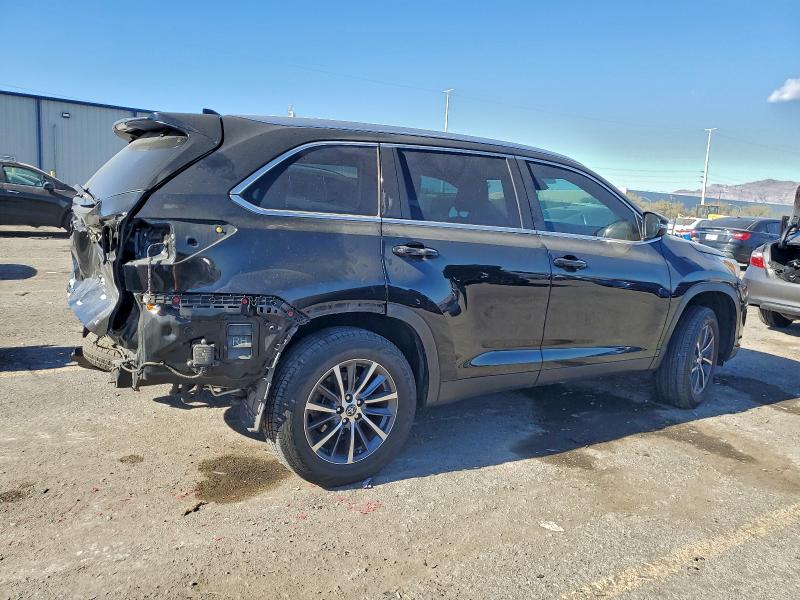 Продажа на аукционе авто 2019 Toyota Highlander, vin: 5TDKZRFH9KS565234, номер лота: 94976645