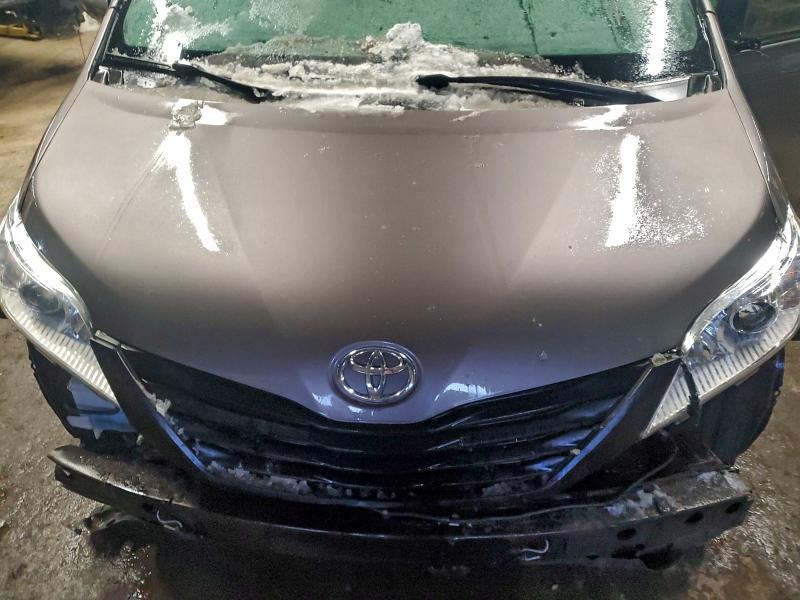 Продажа на аукционе авто 2016 Toyota Sienna, vin: 5TDKK3DC3GS723700, номер лота: 97326215