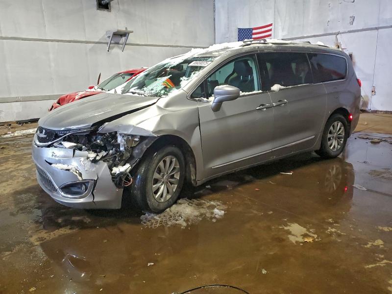2017 Chrysler Pacifica მანქანა იყიდება აუქციონზე, vin: 2C4RC1BG9HR564567, აუქციონის ნომერი: 95659375