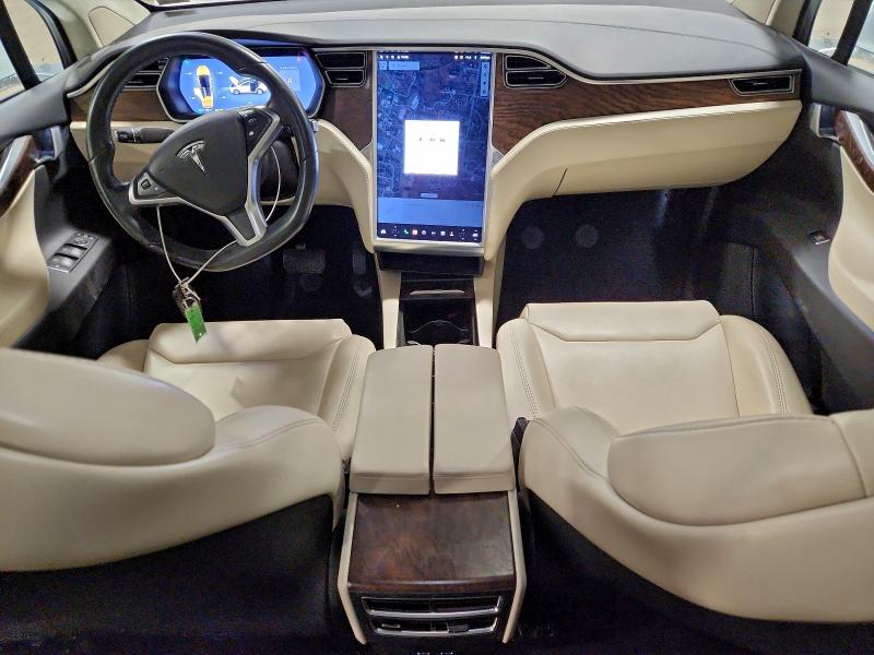 Продажа на аукционе авто 2017 Tesla Model X, vin: 5YJXCAE21HF076670, номер лота: 95141895