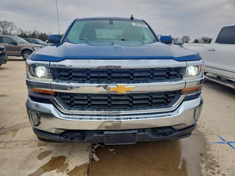 Продаж на аукціоні авто 2018 Chevrolet Silverado, vin: 3GCUKREC9JG545453, номер лоту: 93399435