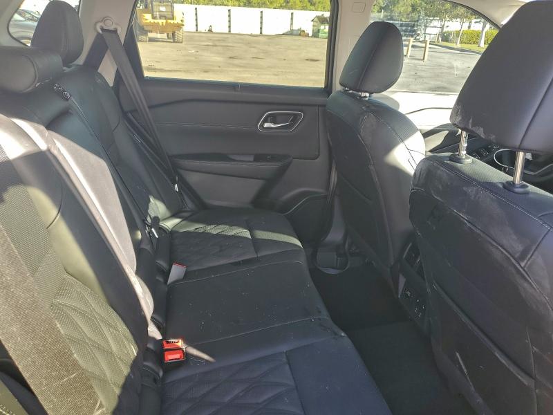 97633135 :رقم المزاد ، JN8BT3DD4SW306086 vin ، 2025 Nissan Rogue مزاد بيع