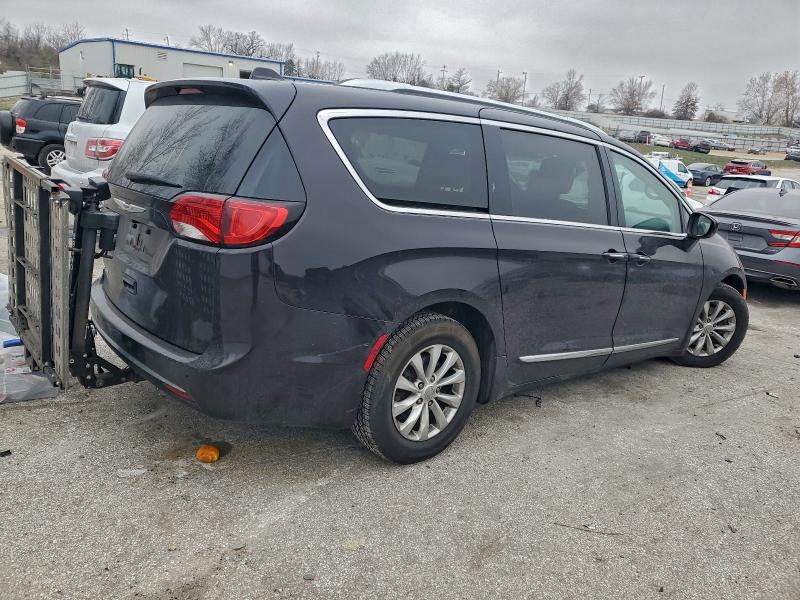 Продаж на аукціоні авто 2018 Chrysler Pacifica, vin: 2C4RC1EG8JR235392, номер лоту: 96715765