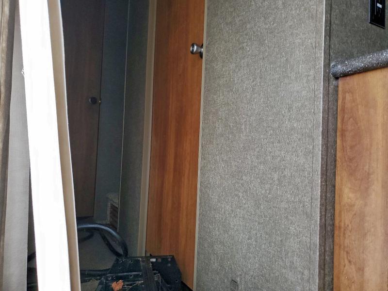 Продажа на аукционе авто 2018 Keystone Residence, vin: 4YDT40L2XJW160008, номер лота: 95525595