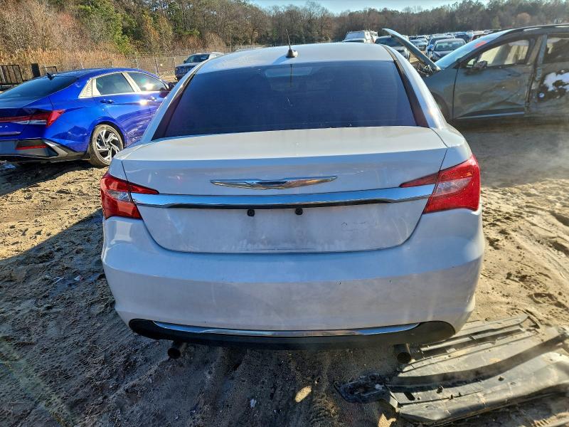 2011 Chrysler 200 მანქანა იყიდება აუქციონზე, vin: 1C3BC1FG8BN615710, აუქციონის ნომერი: 94813425