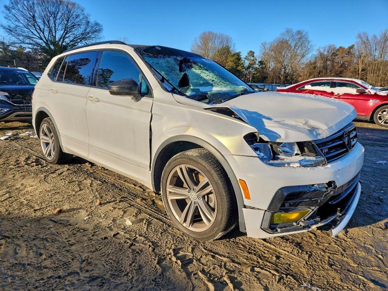 96355045 :رقم المزاد ، 3VV2B7AX8KM009151 vin ، 2019 Volkswagen Tiguan مزاد بيع