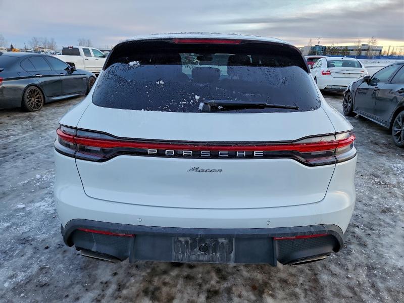 95101235 :رقم المزاد ، WP1AA2A50NLB11062 vin ، 2022 Porsche Macan مزاد بيع