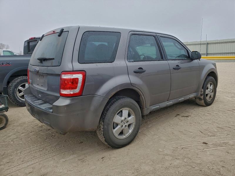 93241795 :رقم المزاد ، 1FMCU0C75BKA57209 vin ، 2011 Ford Escape مزاد بيع