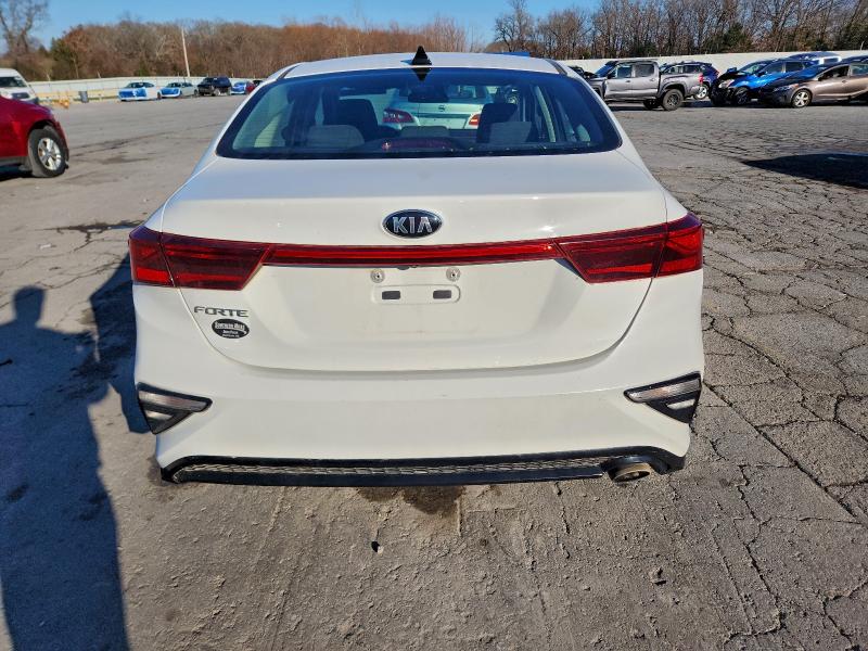 2019 Kia Forte მანქანა იყიდება აუქციონზე, vin: 3KPF24AD8KE111306, აუქციონის ნომერი: 95841295