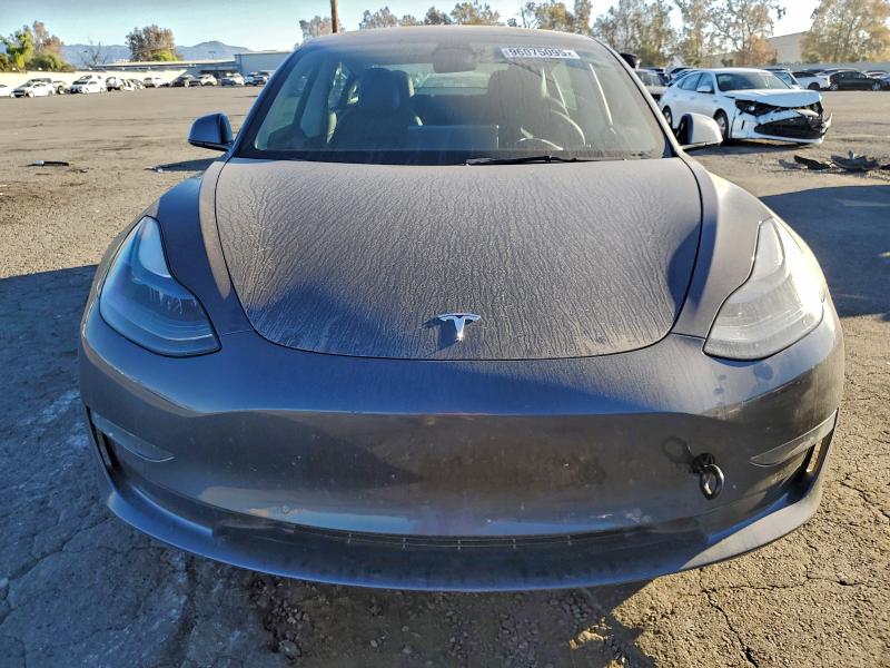 96075095 :رقم المزاد ، 5YJ3E1EB4NF299774 vin ، 2022 Tesla Model 3 مزاد بيع