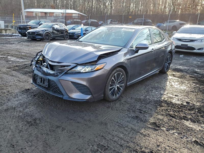 97048225 :رقم المزاد ، 4T1G11AK9LU919943 vin ، 2020 Toyota Camry مزاد بيع