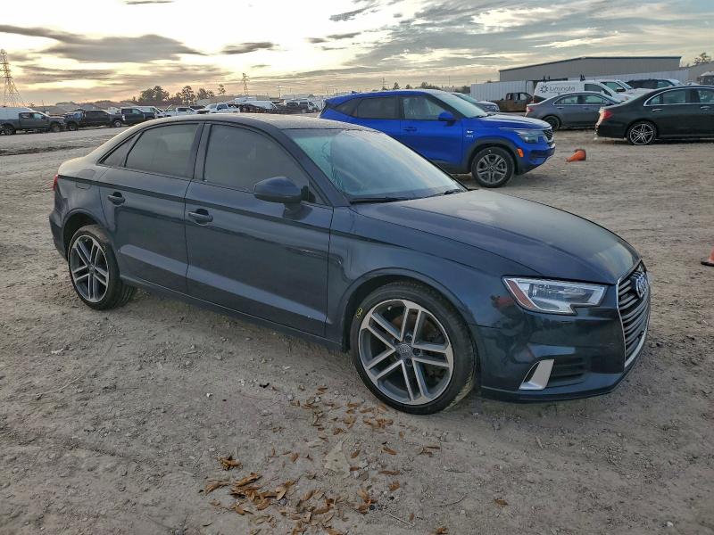 Продаж на аукціоні авто 2017 Audi A3, vin: WAUB8GFF1H1009637, номер лоту: 96502955