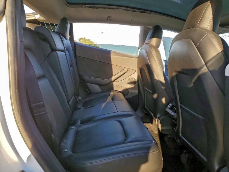 97827715 :رقم المزاد ، 5YJYGDED1MF125923 vin ، 2021 Tesla Model Y مزاد بيع