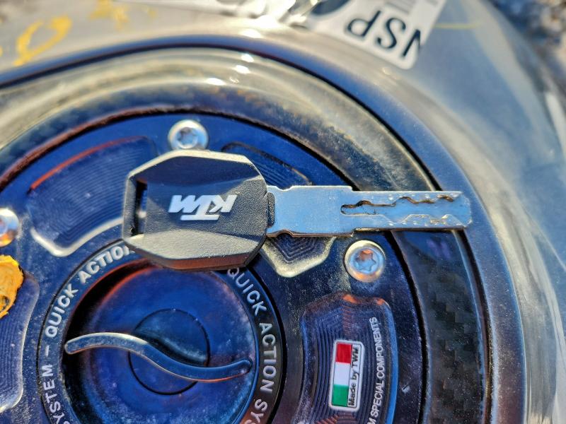 96057235 :رقم المزاد ، VBKV39408FM920664 vin ، 2015 Ktm 1290 مزاد بيع