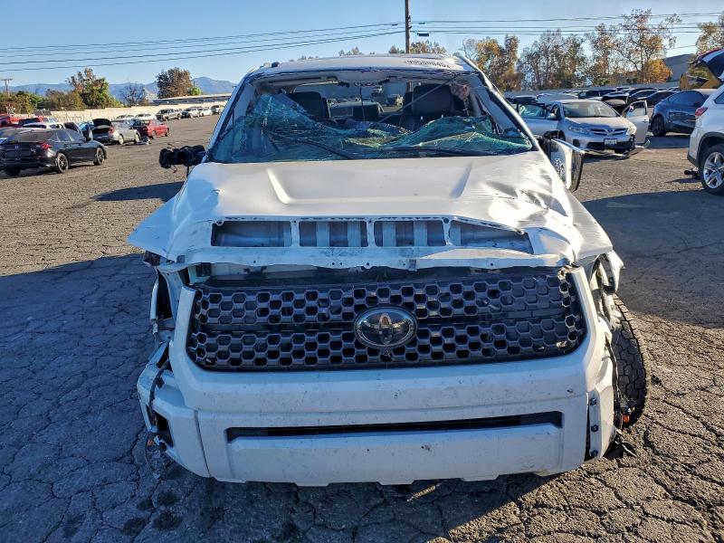 Aukcja sprzedaży 2018 Toyota Tundra Cre, vin: 5TFAY5F19JX711621, numer aukcji: 95580045