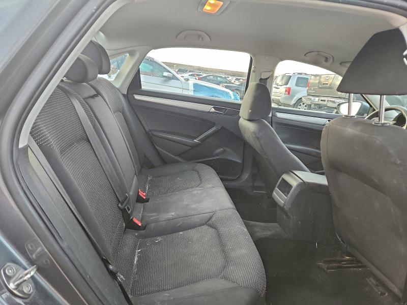 Продажа на аукционе авто 2018 Volkswagen Passat, vin: 1VWAA7A35JC024388, номер лота: 96329895