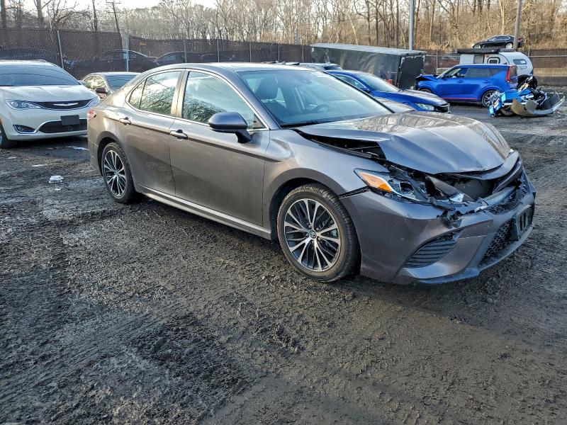 97048225 :رقم المزاد ، 4T1G11AK9LU919943 vin ، 2020 Toyota Camry مزاد بيع