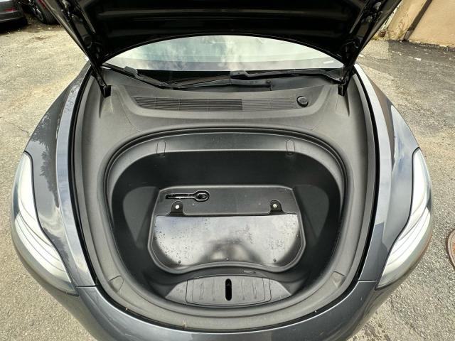 99081765 :رقم المزاد ، 5YJ3E1EB1JF119421 vin ، 2018 Tesla Model 3 مزاد بيع