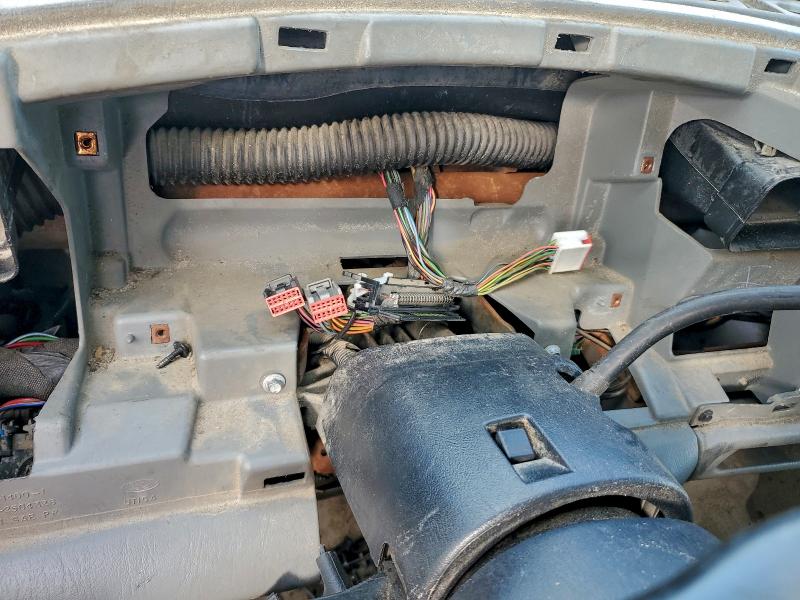 97221085 :رقم المزاد ، 1FDAW57P74EC28326 vin ، 2004 Ford F550 Supe مزاد بيع