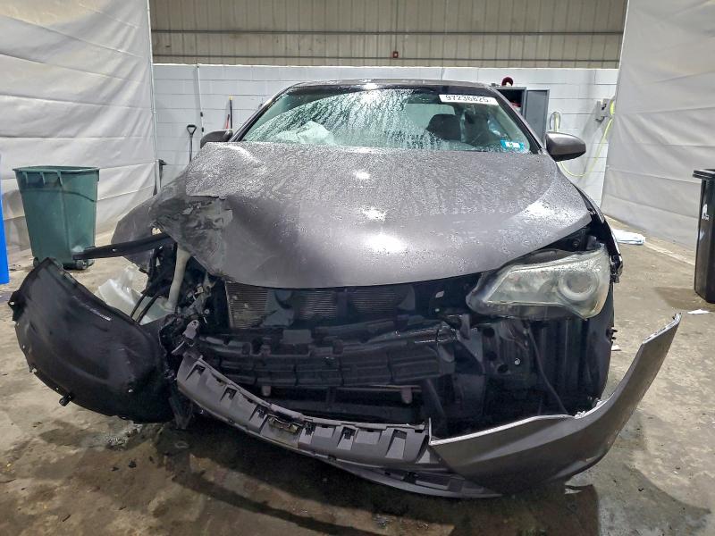 97236825 :رقم المزاد ، 4T1BF1FK8FU952618 vin ، 2015 Toyota Camry مزاد بيع