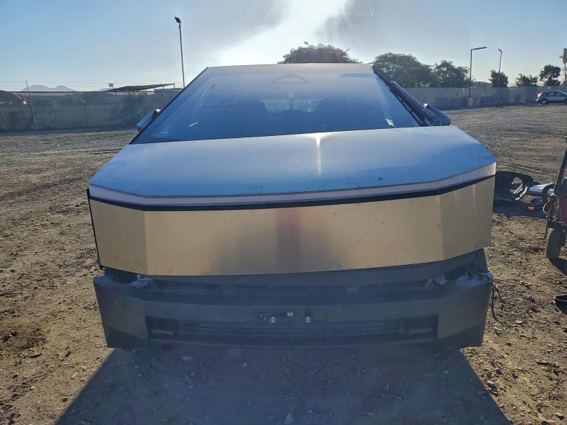 96083625 :رقم المزاد ، 7G2CEHED9RA033077 vin ، 2024 Tesla Cybertruck مزاد بيع