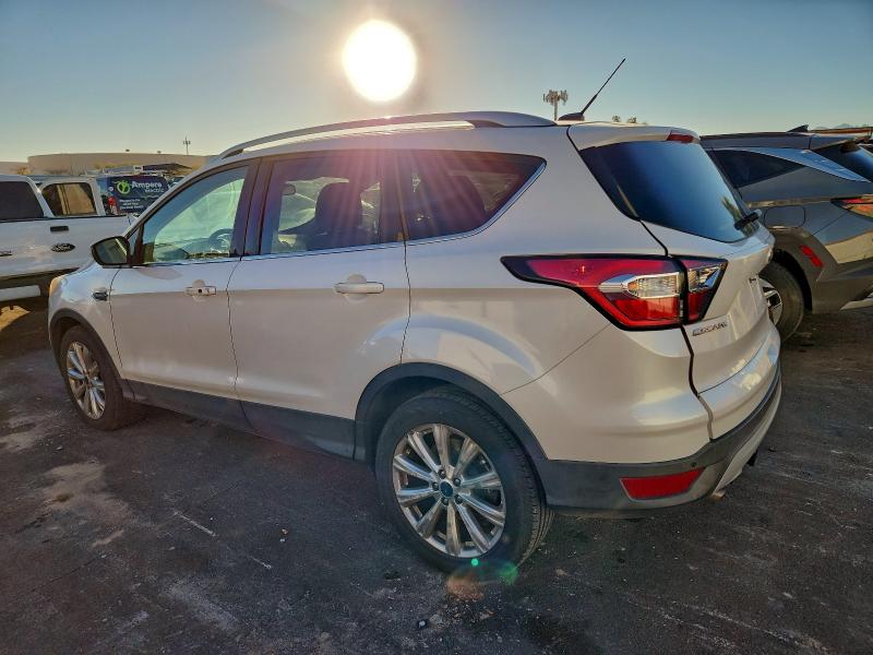 Продажа на аукционе авто 2017 Ford Escape, vin: 1FMCU0J90HUE97761, номер лота: 95801635