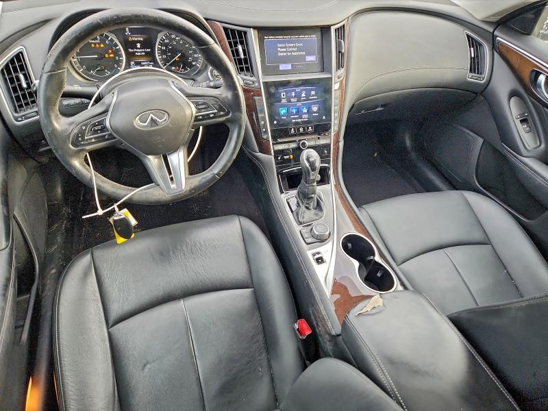 95127985 :رقم المزاد ، JN1EV7AR7JM439738 vin ، 2018 Infiniti Q50 Luxe مزاد بيع