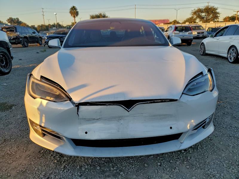 Продажа на аукционе авто 2018 Tesla Model S, vin: 5YJSA1E26JF261495, номер лота: 96001875