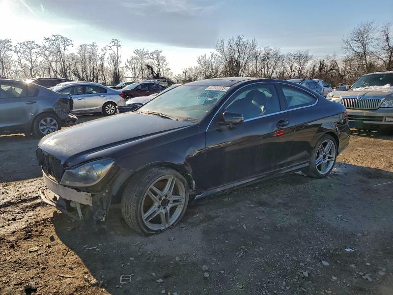 2015 Mercedes-benz C მანქანა იყიდება აუქციონზე, vin: WDDGJ8JB9FG353501, აუქციონის ნომერი: 97291175