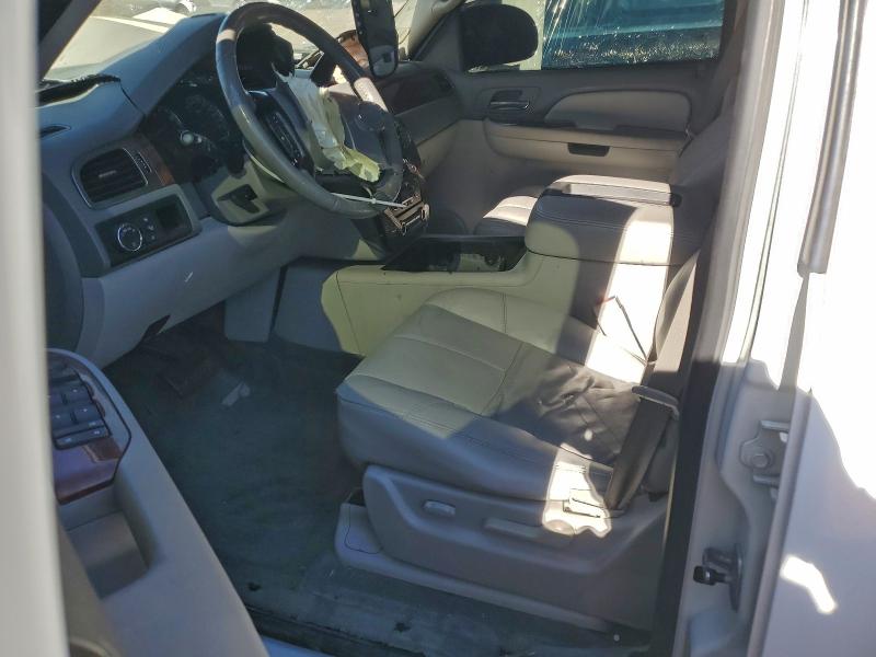 74562535 :رقم المزاد ، 1GNFC16J97J161689 vin ، 2007 Chevrolet Suburban مزاد بيع