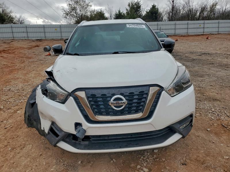 Продажа на аукционе авто 2019 Nissan Kicks, vin: 3N1CP5CU3KL565484, номер лота: 94704655