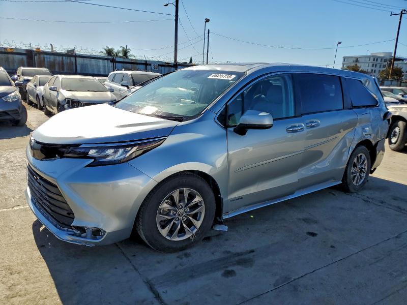 Продажа на аукционе авто 2021 Toyota Sienna Xle, vin: 5TDYRKEC2MS029736, номер лота: 96495115