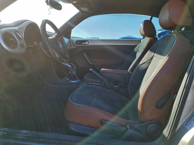 94696545 :رقم المزاد ، 3VW517AT8FM808362 vin ، 2015 Volkswagen Beetle 1.8 مزاد بيع