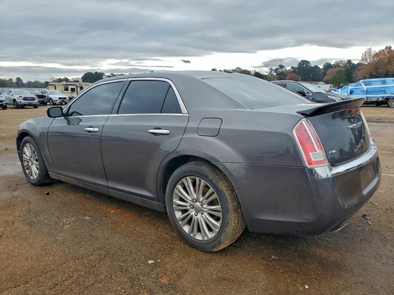 96737775 :رقم المزاد ، 2C3CCAKT6DH652886 vin ، 2013 Chrysler 300c مزاد بيع