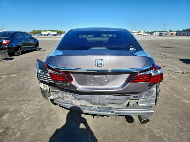 98180335 :رقم المزاد ، 1HGCR2F32HA261878 vin ، 2017 Honda Accord مزاد بيع