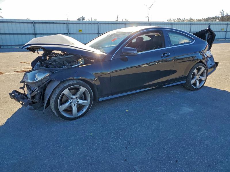 2014 Mercedes-benz C მანქანა იყიდება აუქციონზე, vin: WDDGJ5HB5EG248215, აუქციონის ნომერი: 96253065