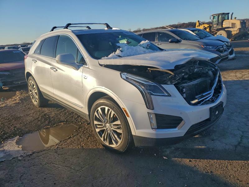 93992965 :رقم المزاد ، 1GYKNCRSXHZ114122 vin ، 2017 Cadillac Xt5 Premiu مزاد بيع