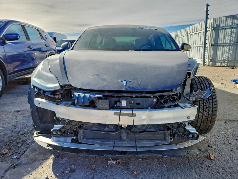 2018 Tesla Model 3 მანქანა იყიდება აუქციონზე, vin: 5YJ3E1EB3JF111868, აუქციონის ნომერი: 96303655