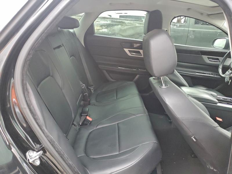 98441215 :رقم المزاد ، SAJBD4BN9HCY32252 vin ، 2017 Jaguar Xf Premium مزاد بيع