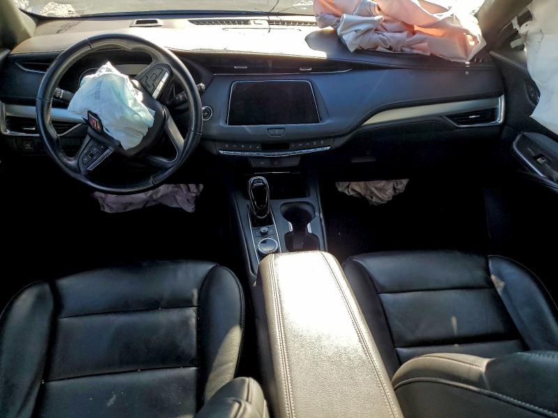 Продаж на аукціоні авто 2022 Cadillac Xt4 Premiu, vin: 1GYFZDR43NF135551, номер лоту: 97500925