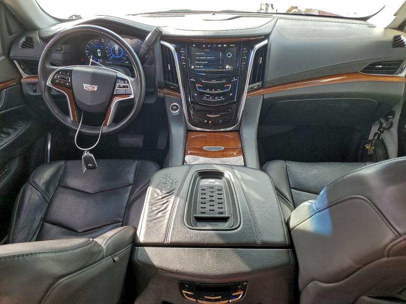 96761015 :رقم المزاد ، 1GYS4BKJ8HR402705 vin ، 2017 Cadillac Escalade L مزاد بيع