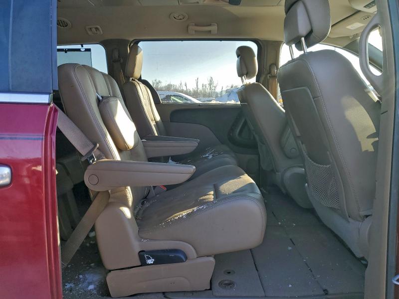 2014 Chrysler Town & Country მანქანა იყიდება აუქციონზე, vin: 2C4RC1CG2ER464689, აუქციონის ნომერი: 96610925